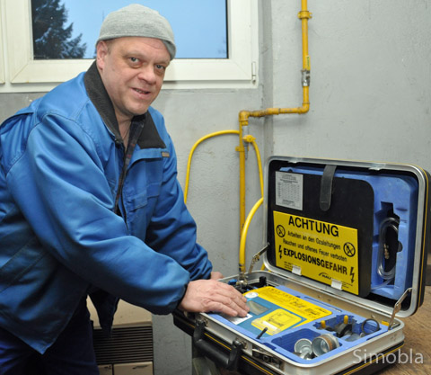 Mit Gas und Wasser kennt er sich aus: Christoph Tratt vom gleichnamigen Betrieb für Haustechnik, Sanitär und Heizung. Foto: Michael Sittig