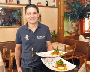 Appetitlich: Gennaro Cassavia serviert zusätzlich zur normalen Karte jeden Tag ein paar Extras, zum Beispiel diese Vorspeise mit Gemüsebällchen. Foto: Michael Sittig