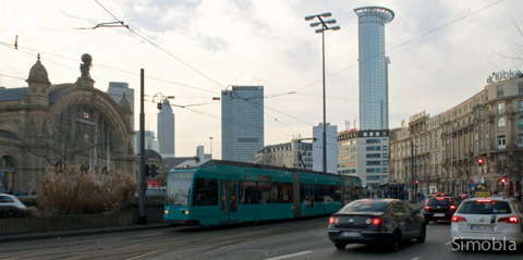 Den Hauptbahnhof passiert die Elf auf ihrer Fahrt quer durch die Stadt. Foto: Hans-Joachim Schulz